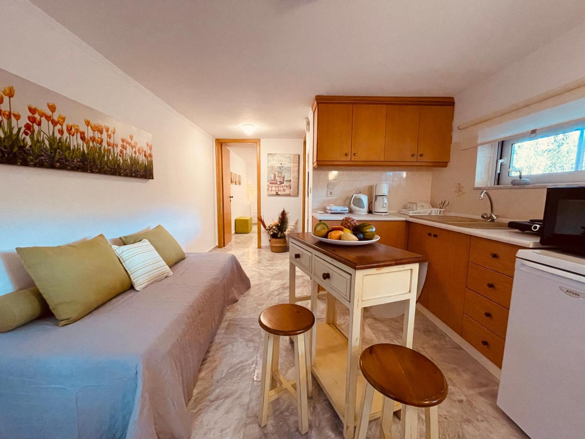 Erotospilia Porto Rafti Near The Athens Airport Apartment Bagian luar foto